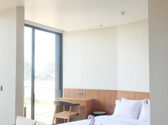 Aparthotel The Fields And 3*