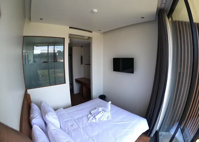 The Fields And Aparthotel 3*